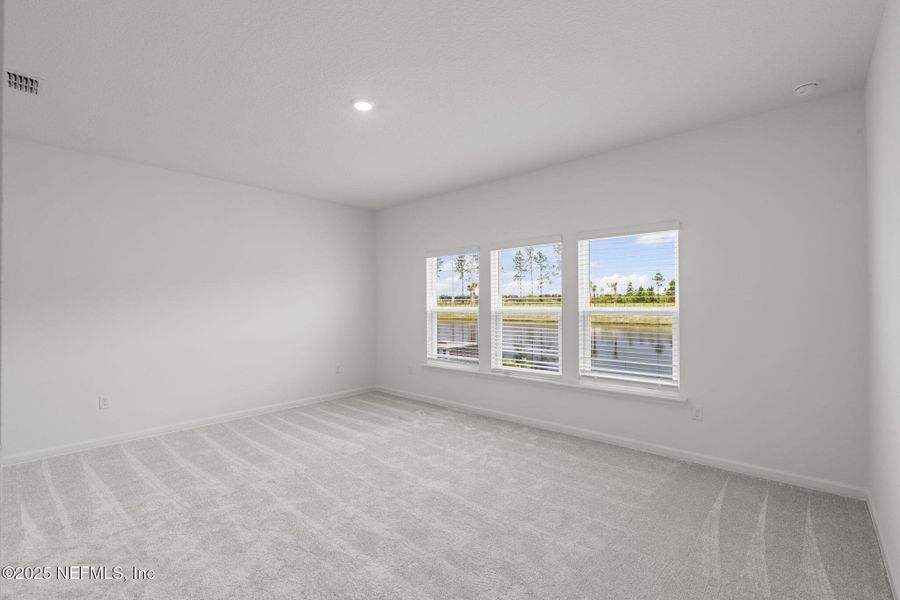 Spacious, unfurnished interior of a new home in Beacon Lake, St. Augustine (Image 19).
