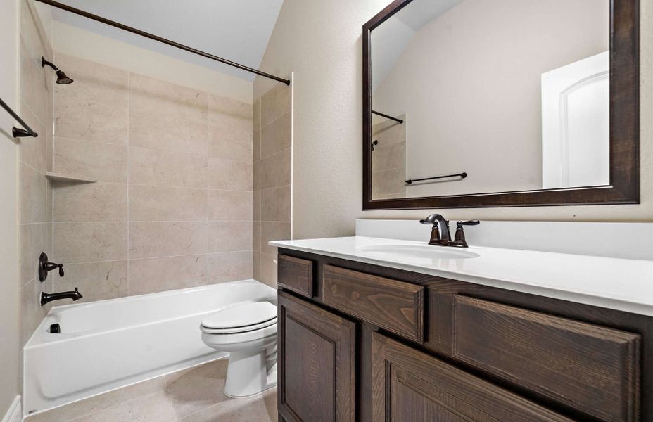 Representative furnished interior of a home built from the 3326 by Ravenna Homes in Cross Creek West, Fulshear (Image 36).
