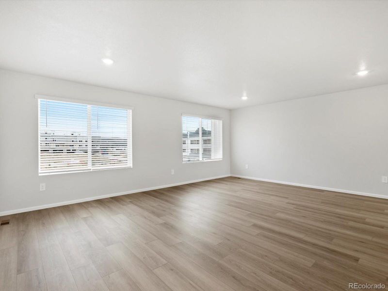 Spacious, unfurnished interior of a new home in Three Hills, Morrison (Image 28).