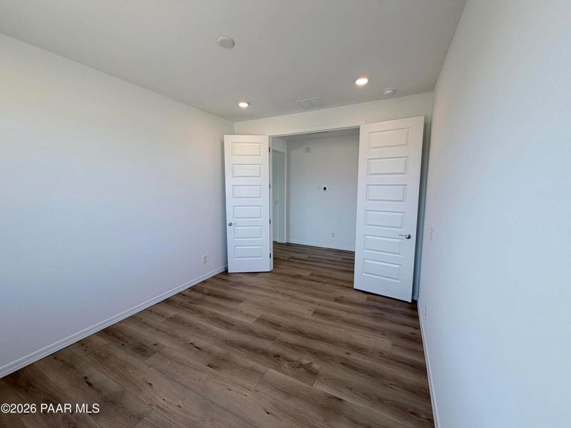 Spacious, unfurnished interior of a new home in North Ridge at Pronghorn Ranch, Prescott Valley (Image 19).