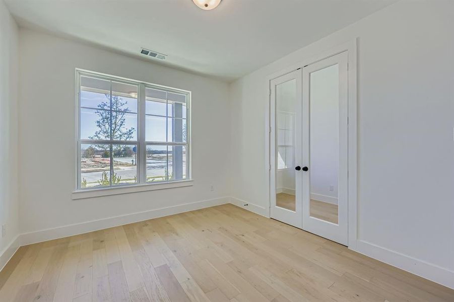 Spacious, unfurnished interior of a new home in BridgeWater 60s, Midlothian (Image 27).