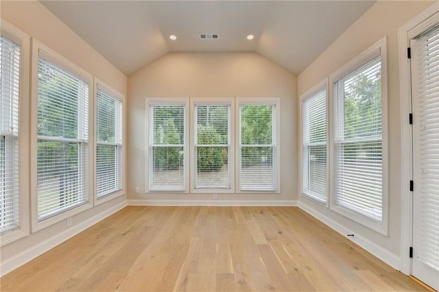 Spacious, unfurnished interior of a new home in Ellington Townhomes, Suwanee (Image 22).