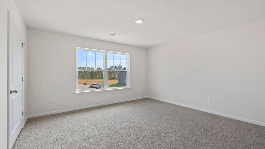 Spacious, unfurnished interior of a new home in Hunters Ridge, Woodruff (Image 33).