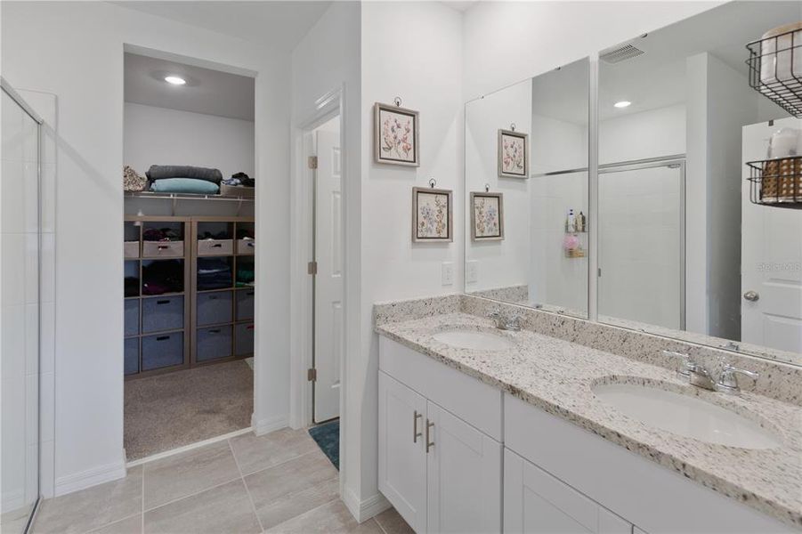 Furnished interior view inside a new home in , Winter Haven (Image 31).