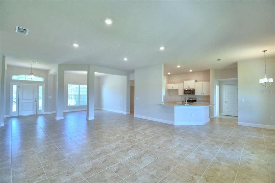 Spacious, unfurnished interior of a new home in Cadence Crossing, Auburndale (Image 27).
