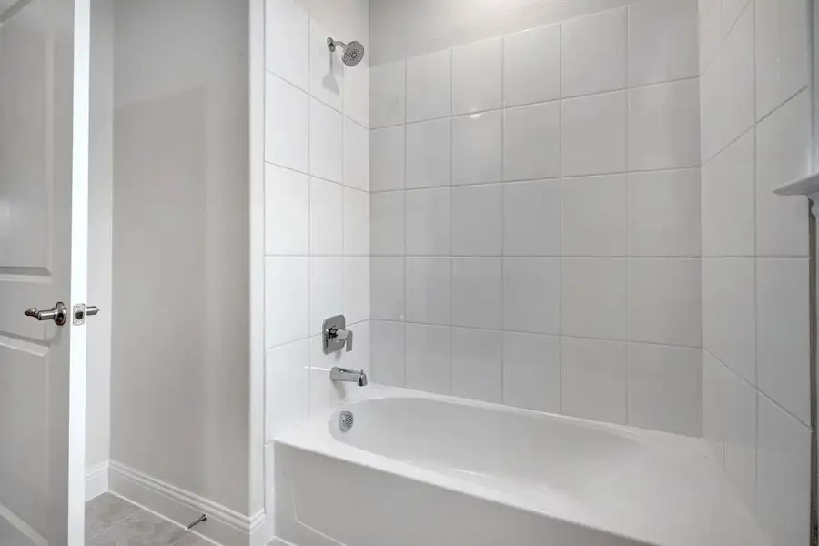 Image 14 of a home in Mustang Square.