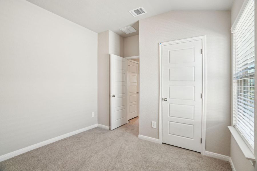 Spacious, unfurnished interior of a new home in Massey Oaks Village, Pearland (Image 25).
