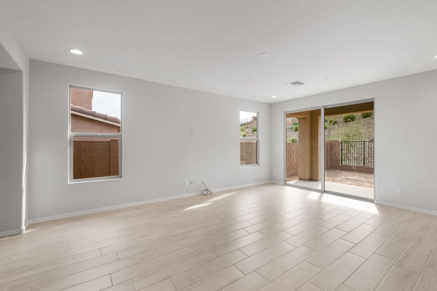 Spacious, unfurnished interior of a new home in Foothills at Northpointe, Peoria (Image 19).