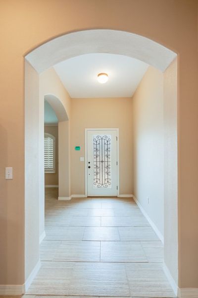 Spacious, unfurnished interior of a new home in Crossland, Socorro (Image 13).