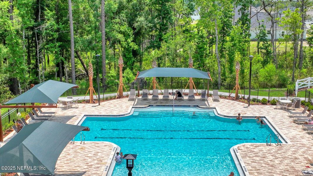 Community amenities in Jennings Farm, Middleburg (Image 18).