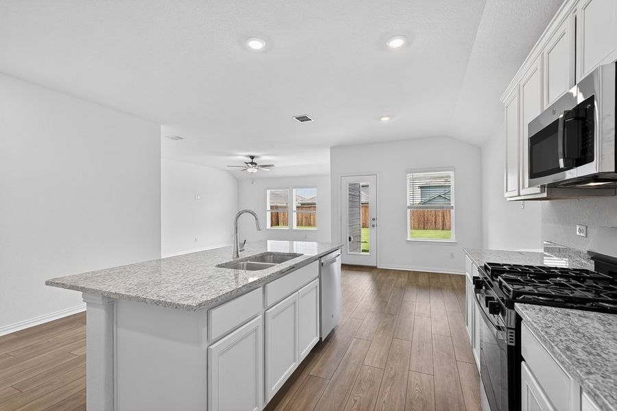 Furnished interior view inside a new home in River Ridge, Crandall (Image 8).
