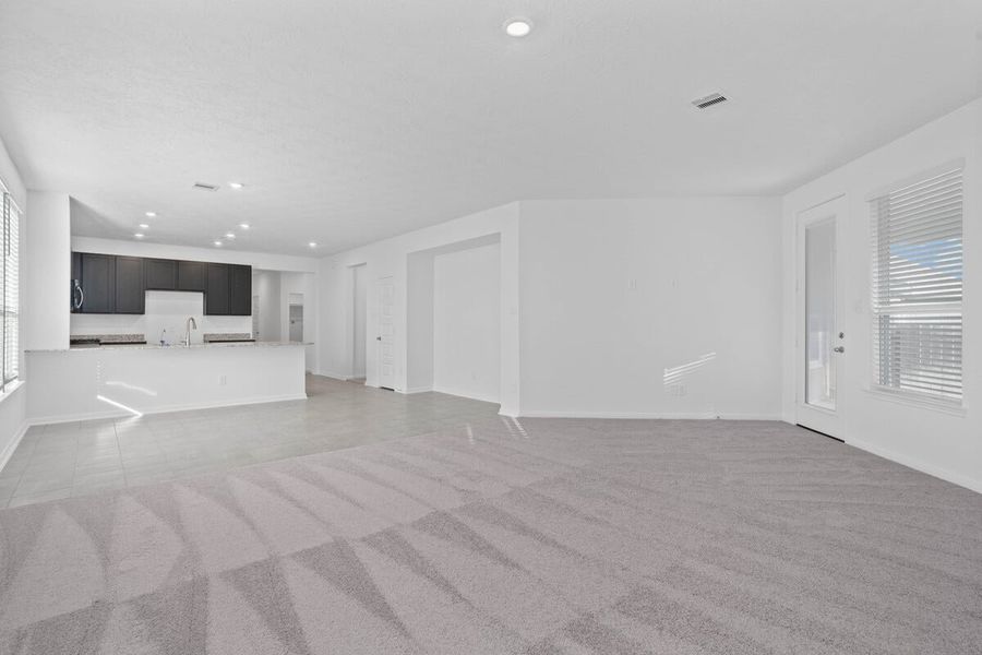 Spacious, unfurnished interior of a new home in Mustang Ridge, Magnolia (Image 6).
