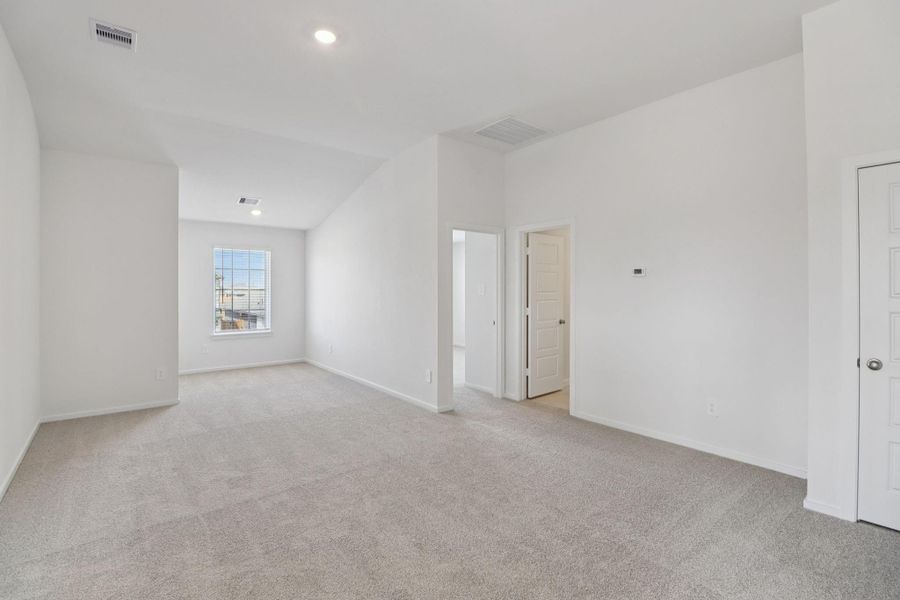 Spacious, unfurnished interior of a new home in Landing Meadows - Premier Series, New Caney (Image 27).