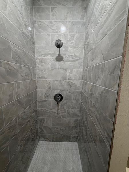 Image 8 of a home in .