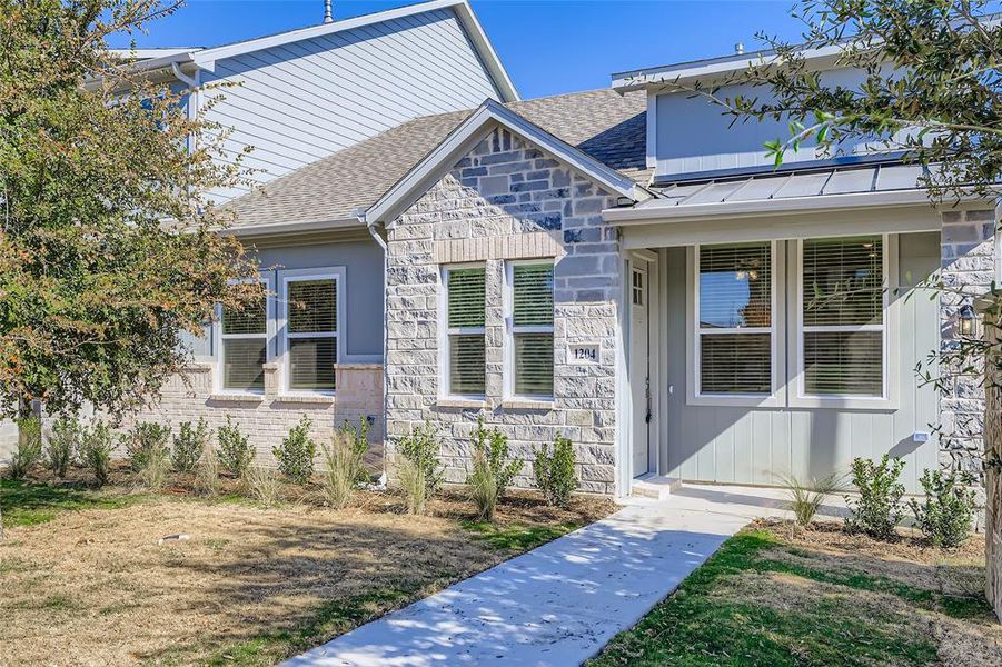 Exterior details and patio area of a home in , McKinney (Image 4).