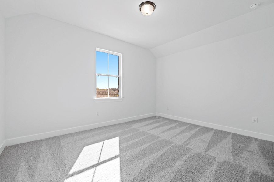 Spacious, unfurnished interior of a new home in Santa Rita Ranch, Liberty Hill (Image 33).