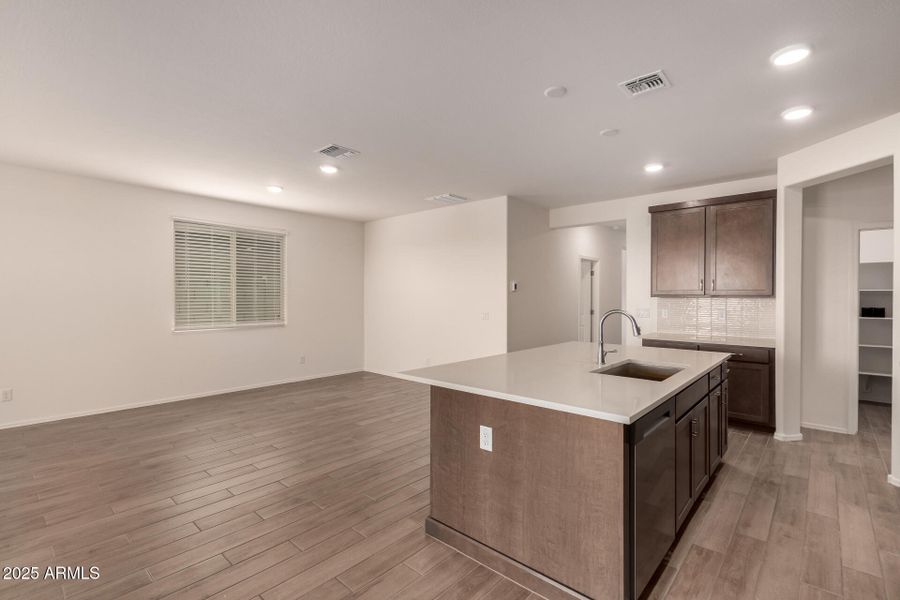 14 - Soft Wind 18253 14 - Soft Wind 18253