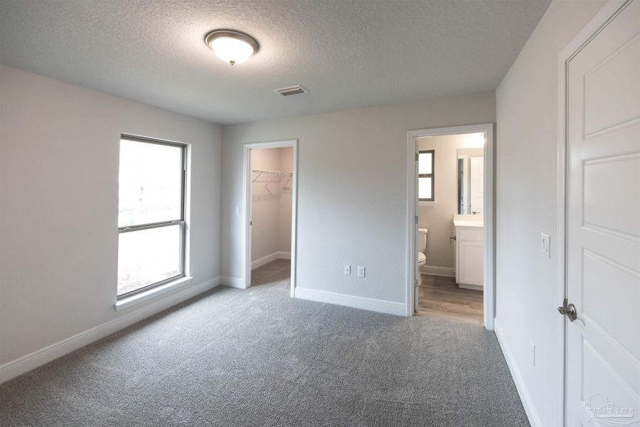 Representative unfurnished interior of a home built from the Plan 2313 by Adams Homes in Ashton View, Crestview (Image 17).
