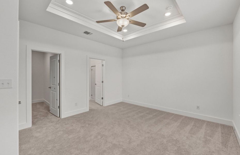 Spacious, unfurnished interior of a new home in Saddleback at Santa Rita Ranch, Liberty Hill (Image 23).