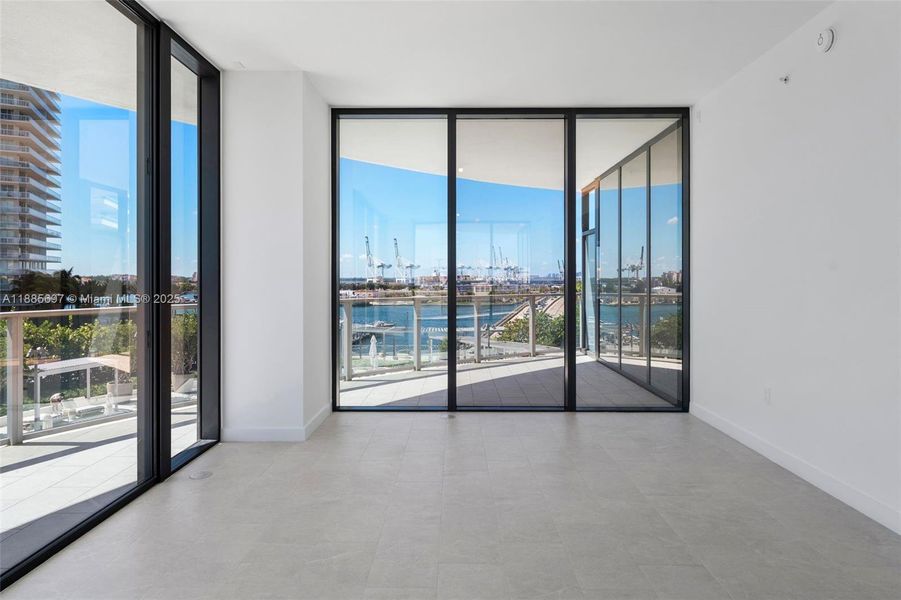 Spacious, unfurnished interior of a new home in Five Park, Miami Beach (Image 17). Spacious, unfurnished interior of a new home in Five Park, Miami Beach (Image 17).
