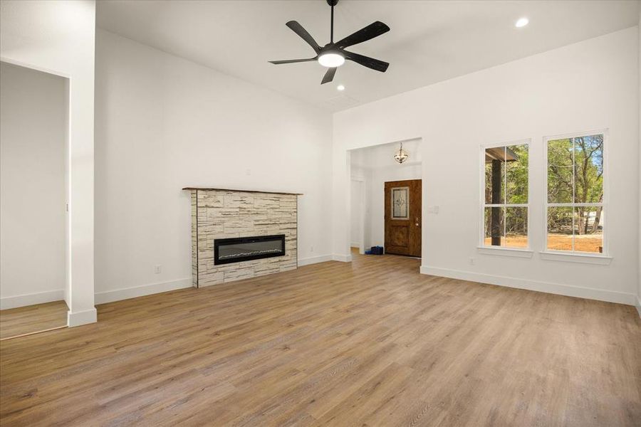 Spacious, unfurnished interior of a new home in , Bluff Dale (Image 18).