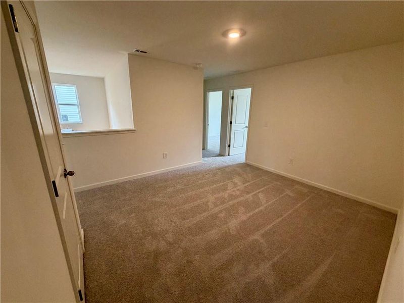 Spacious, unfurnished interior of a new home in Mt. Tabor Ridge, Dallas (Image 6). Spacious, unfurnished interior of a new home in Mt. Tabor Ridge, Dallas (Image 6).