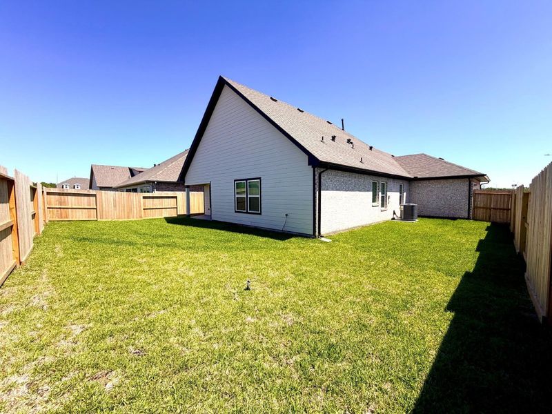 Exterior details and patio area of a home in Foxtail Palms, Manvel (Image 4).