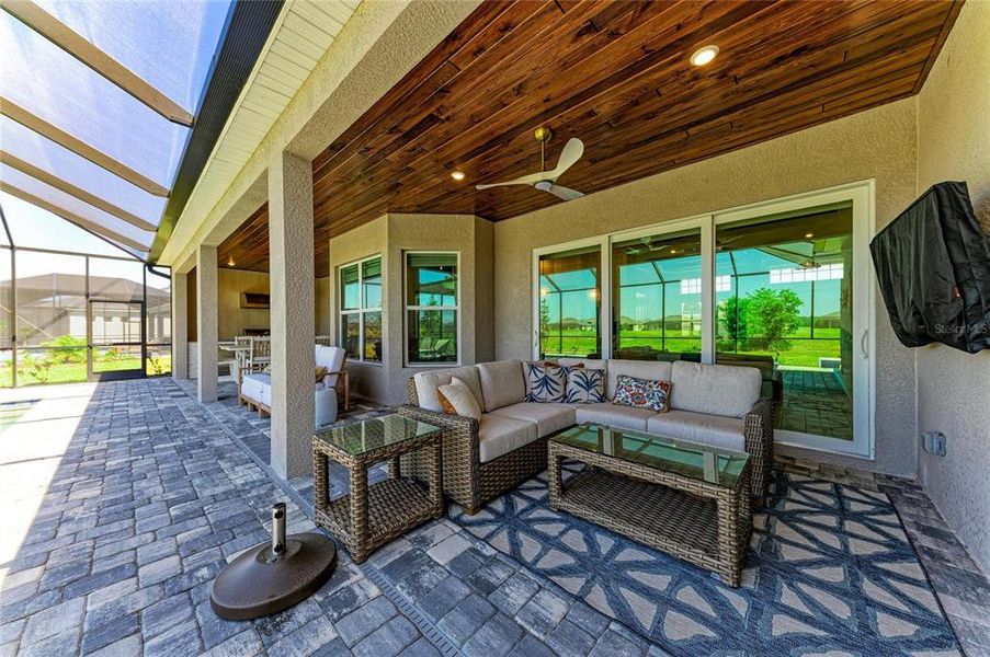 Exterior details and patio area of a home in , Venice (Image 23).