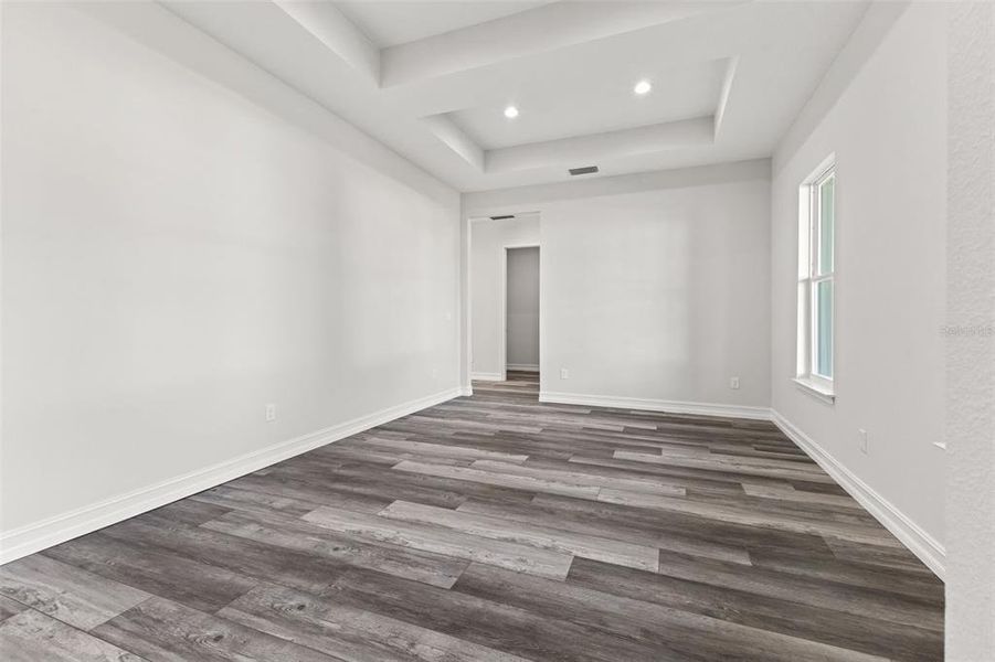 Spacious, unfurnished interior of a new home in Southern Hills Plantation, Brooksville (Image 20).