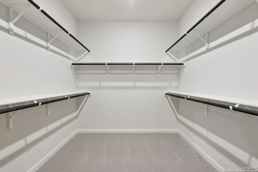 Spacious, unfurnished interior of a new home in Fox Falls, Boerne (Image 40).