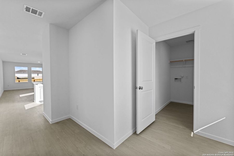 Spacious, unfurnished interior of a new home in , New Braunfels (Image 17).