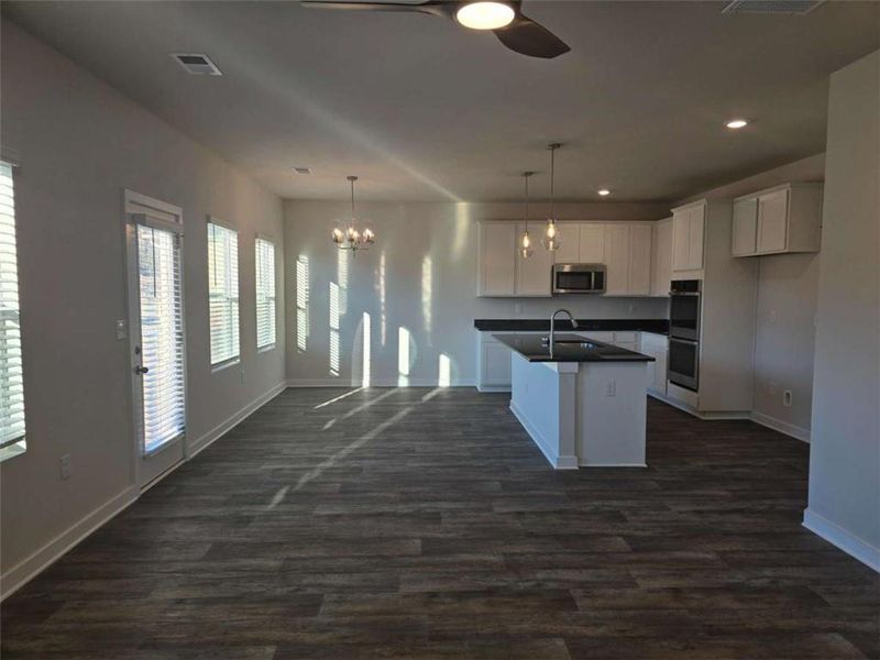 Spacious, unfurnished interior of a new home in Southern Hills, McDonough (Image 18).