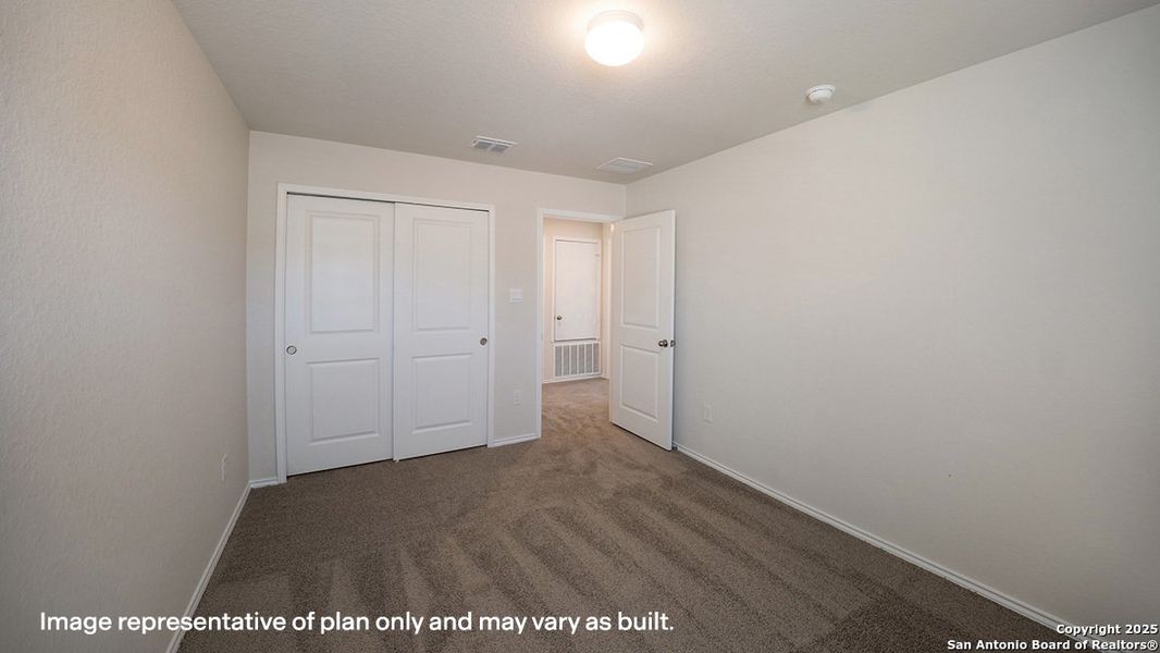 Spacious, unfurnished interior of a new home in Brookstone Creek, San Antonio (Image 20).