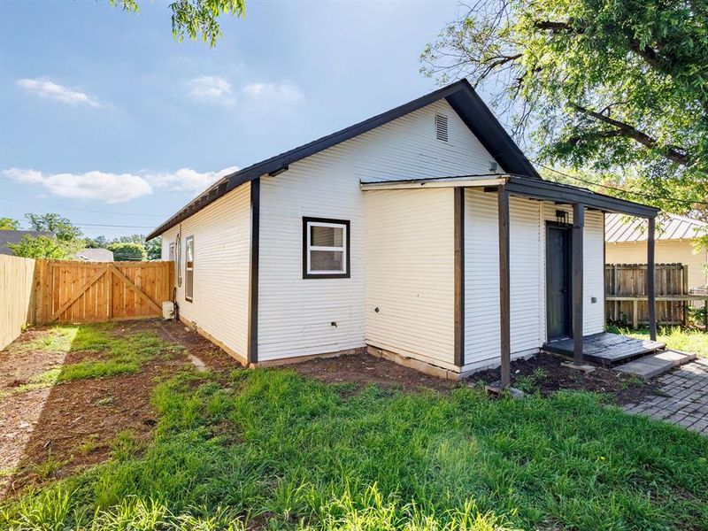 Exterior details and patio area of a home in , Brownwood (Image 17).