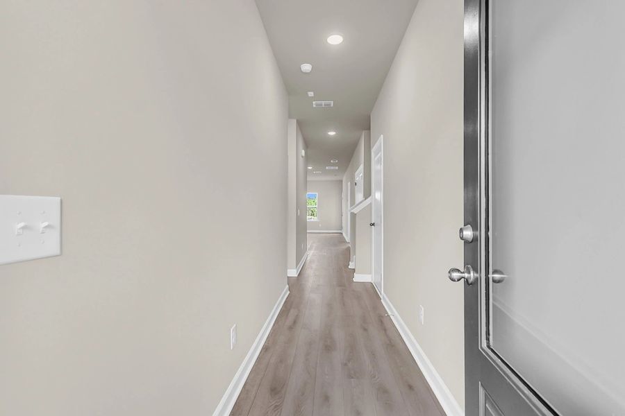 Spacious, unfurnished interior of a new home in Tea Farm, Ravenel (Image 11).