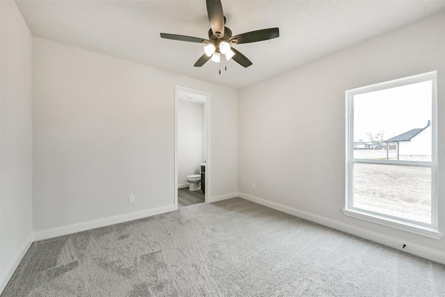 Spacious, unfurnished interior of a new home in , Baytown (Image 32).