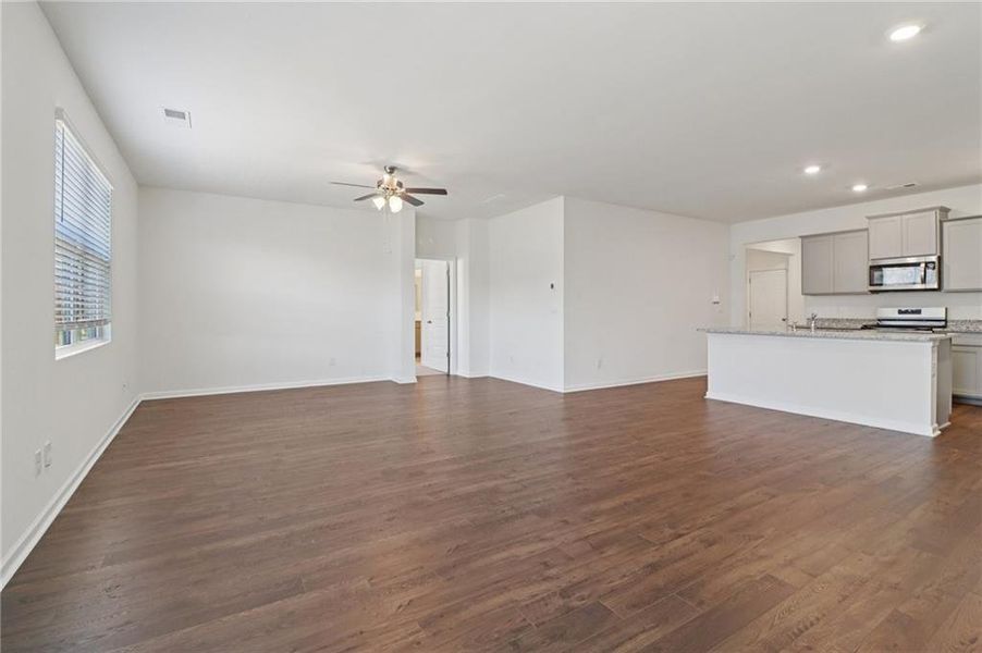 Spacious, unfurnished interior of a new home in Broder Farm, Stockbridge (Image 23).