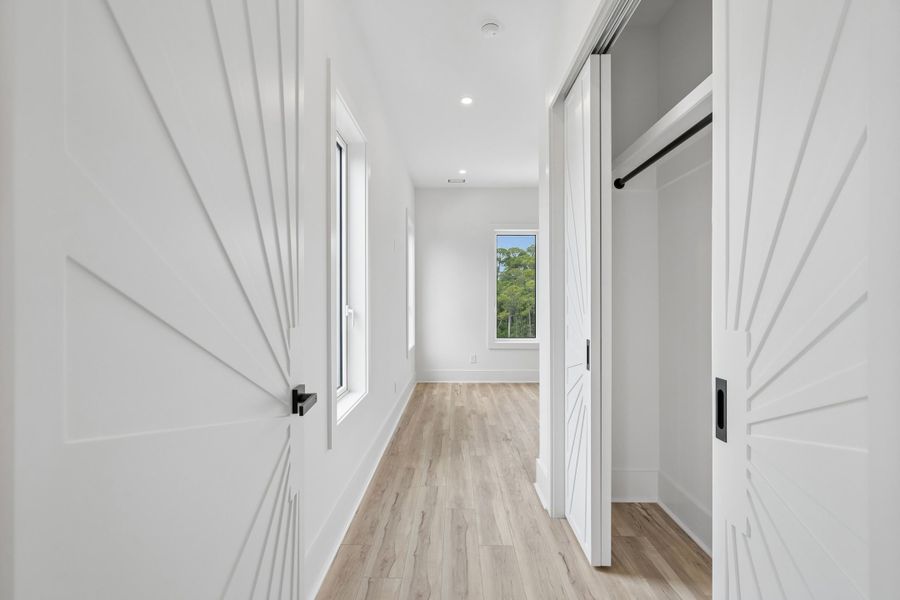 Spacious, unfurnished interior of a new home in , Folly Beach (Image 77).