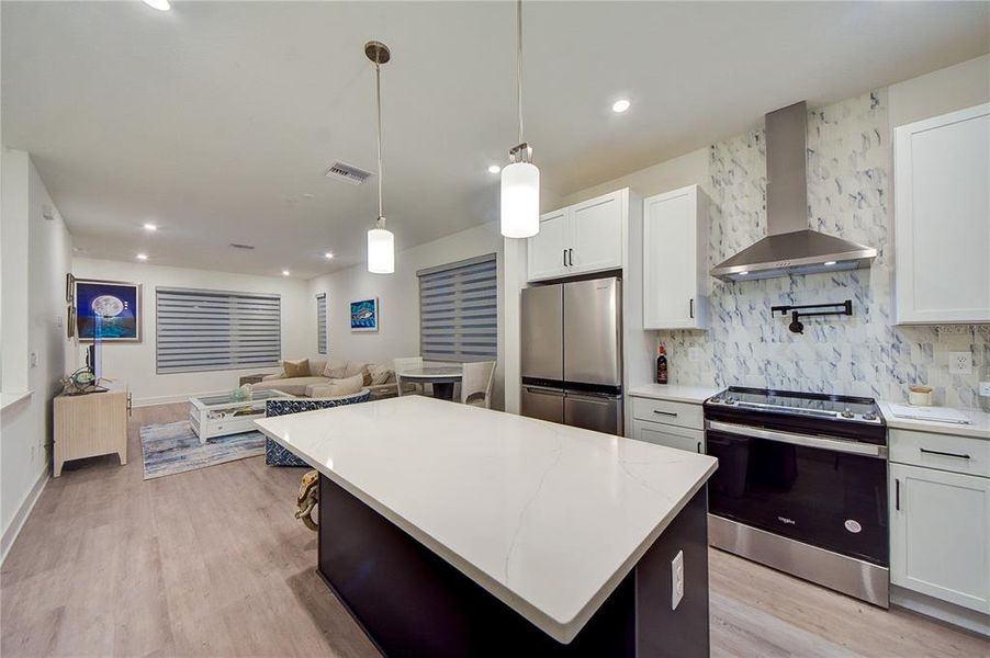 Furnished interior view inside a new home in , St. Petersburg (Image 51).