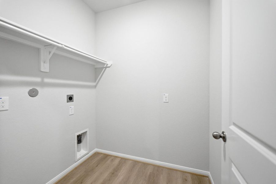 Spacious, unfurnished interior of a new home in Trails at Woodhaven Lakes, La Marque (Image 22).