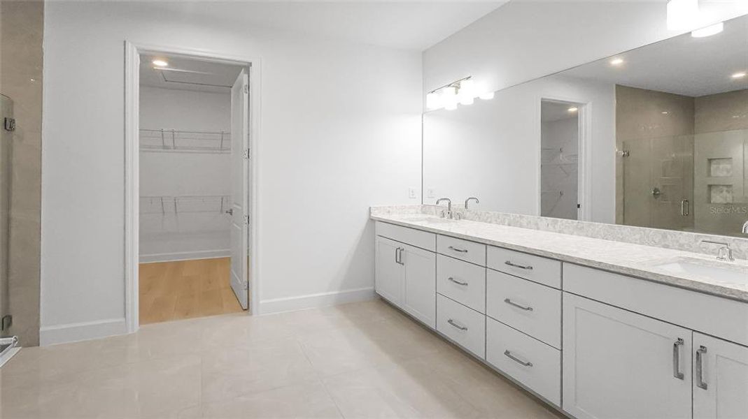 Furnished interior view inside a new home in Cresswind at Lake Harris, Tavares (Image 4). Furnished interior view inside a new home in Cresswind at Lake Harris, Tavares (Image 4).