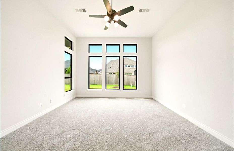 Spacious, unfurnished interior of a new home in Bridgeland 60′, Cypress (Image 37).