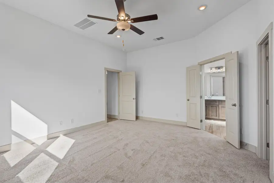 Spacious, unfurnished interior of a new home in , Pflugerville (Image 25).