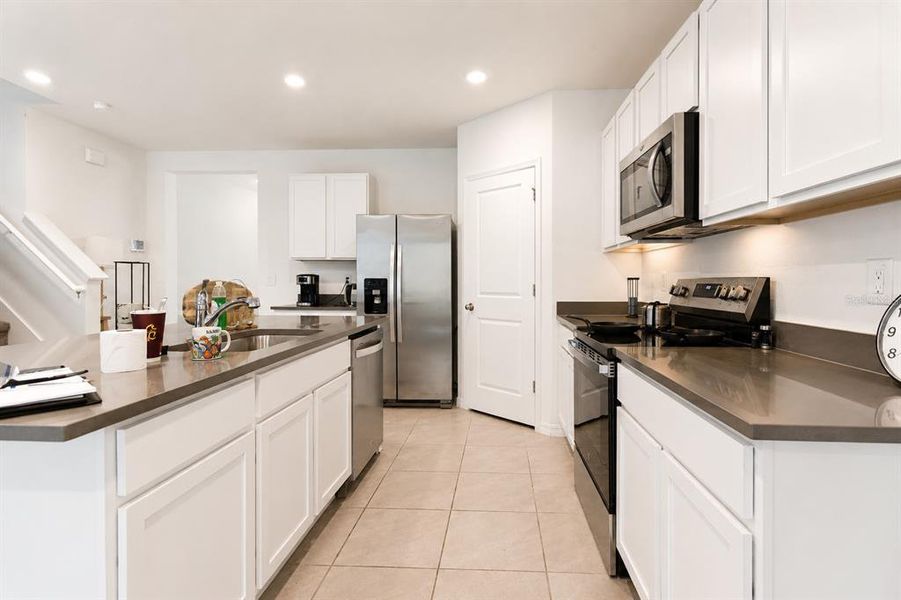 Furnished interior view inside a new home in Deerbrook, Land O' Lakes (Image 8).