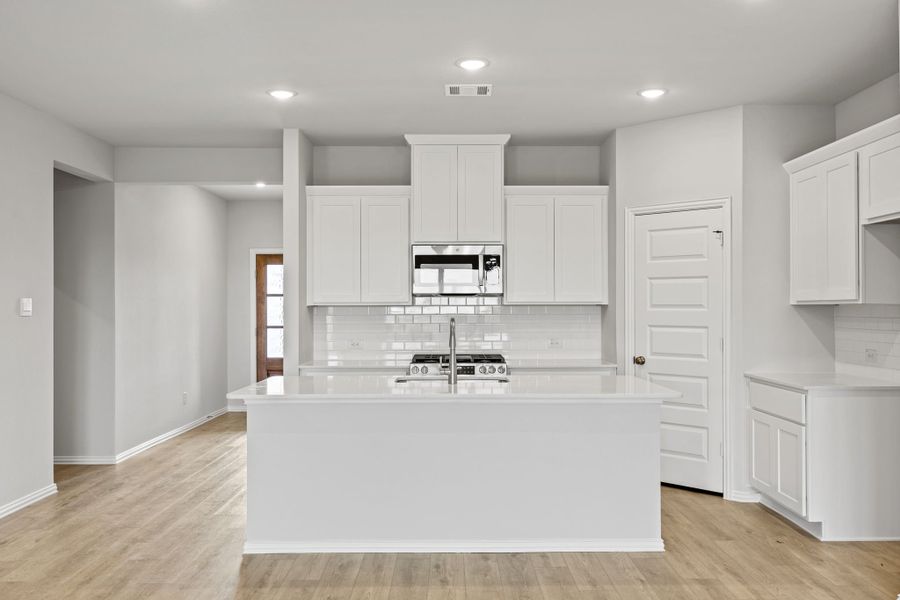 Representative furnished interior of a home built from the Columbus by Cambridge Homes in Ribbonwood, Aubrey (Image 5). Representative furnished interior of a home built from the Columbus by Cambridge Homes in Ribbonwood, Aubrey (Image 5).