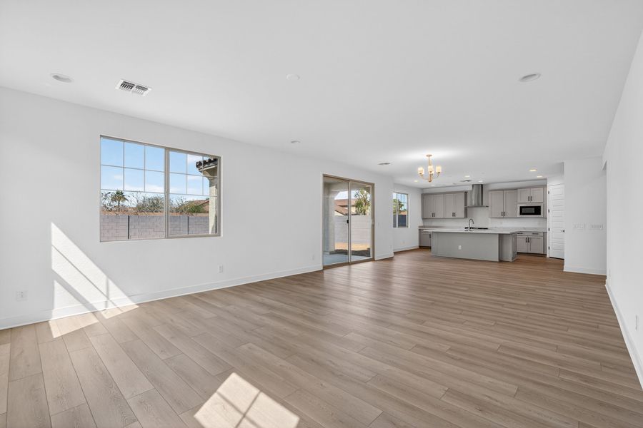 Spacious, unfurnished interior of a new home in Parkside, Avondale (Image 15).
