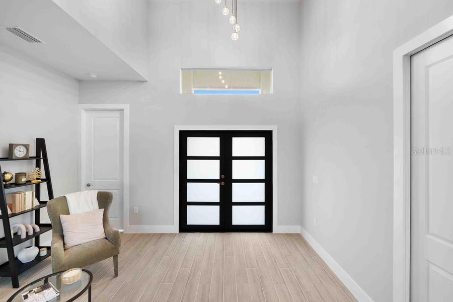 Spacious, unfurnished interior of a new home in , Placida (Image 23).