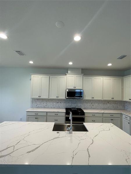 Furnished interior view inside a new home in Park View at the Hills, Minneola (Image 7).