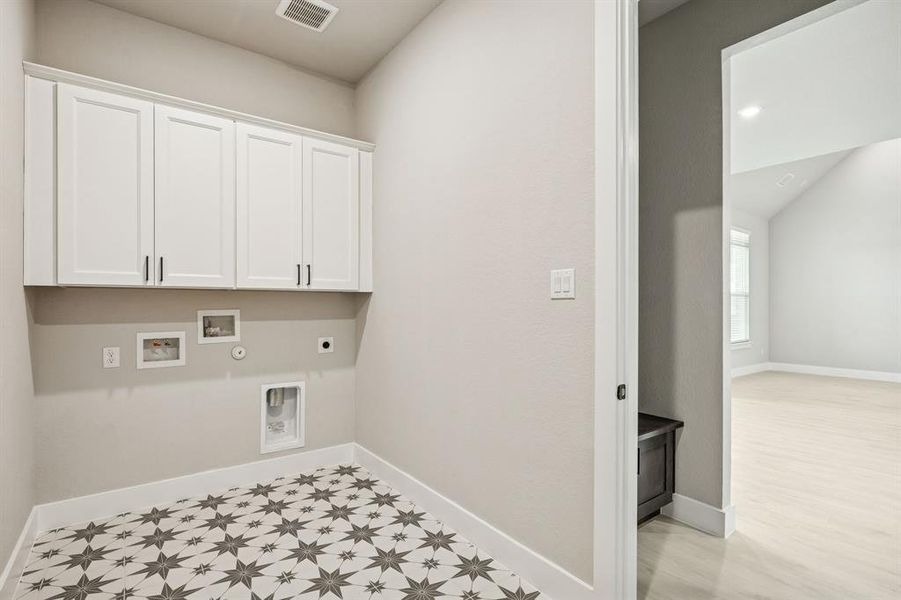 Spacious, unfurnished interior of a new home in , Waxahachie (Image 29). Spacious, unfurnished interior of a new home in , Waxahachie (Image 29).