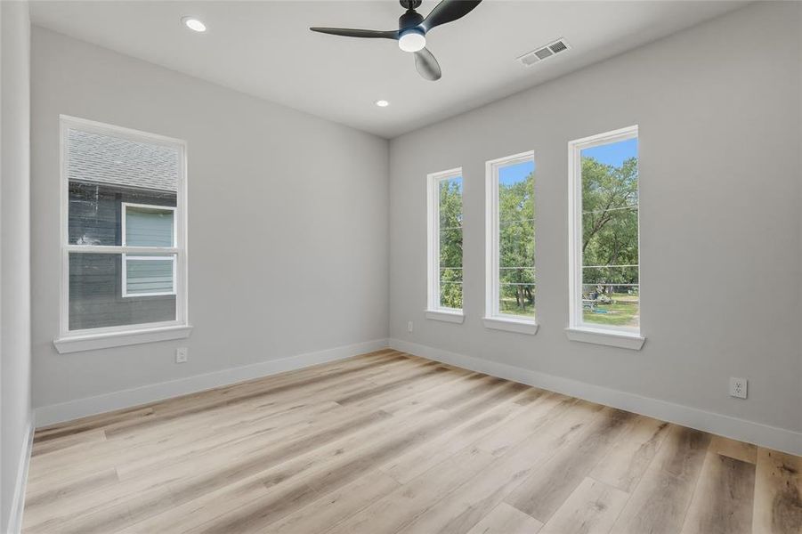 Spacious, unfurnished interior of a new home in , Dallas (Image 25). Spacious, unfurnished interior of a new home in , Dallas (Image 25).